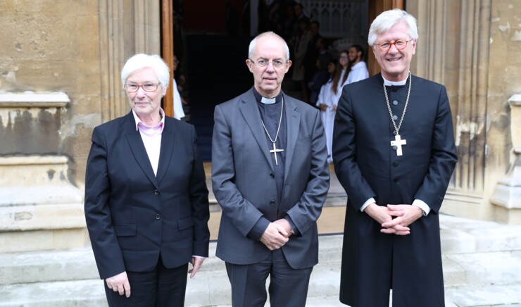 Fra venstre mod højre ses formand for EKDs synode Irmgard Schwaetzer, ærkebiskoppen af Canterbury Justin Welby og formand for EKD Heinrich Bedford-Strohm. Foto: Lambeth Palace. 