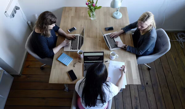 Arbjedsgrupper og følgegrupper ved et bord